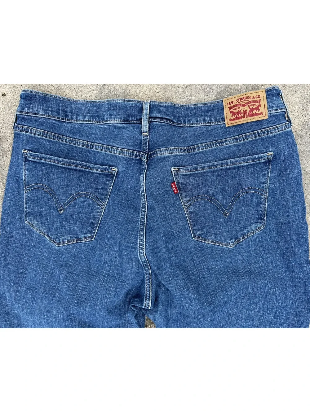 Levis Denim Blue Jeans Women 16 Blue Classic Fit Mid Rise Straight Leg
